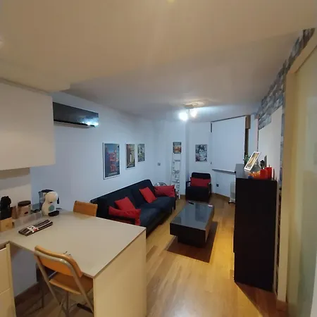 Pleno Centro, 5 Minutos Casco Vello, 400 Metros Estacion Ave Vigo