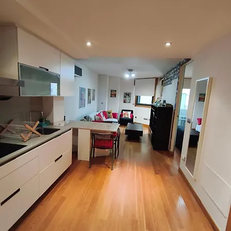 Pleno Centro, 5 Minutos Casco Vello, 400 Metros Estacion Ave Daire